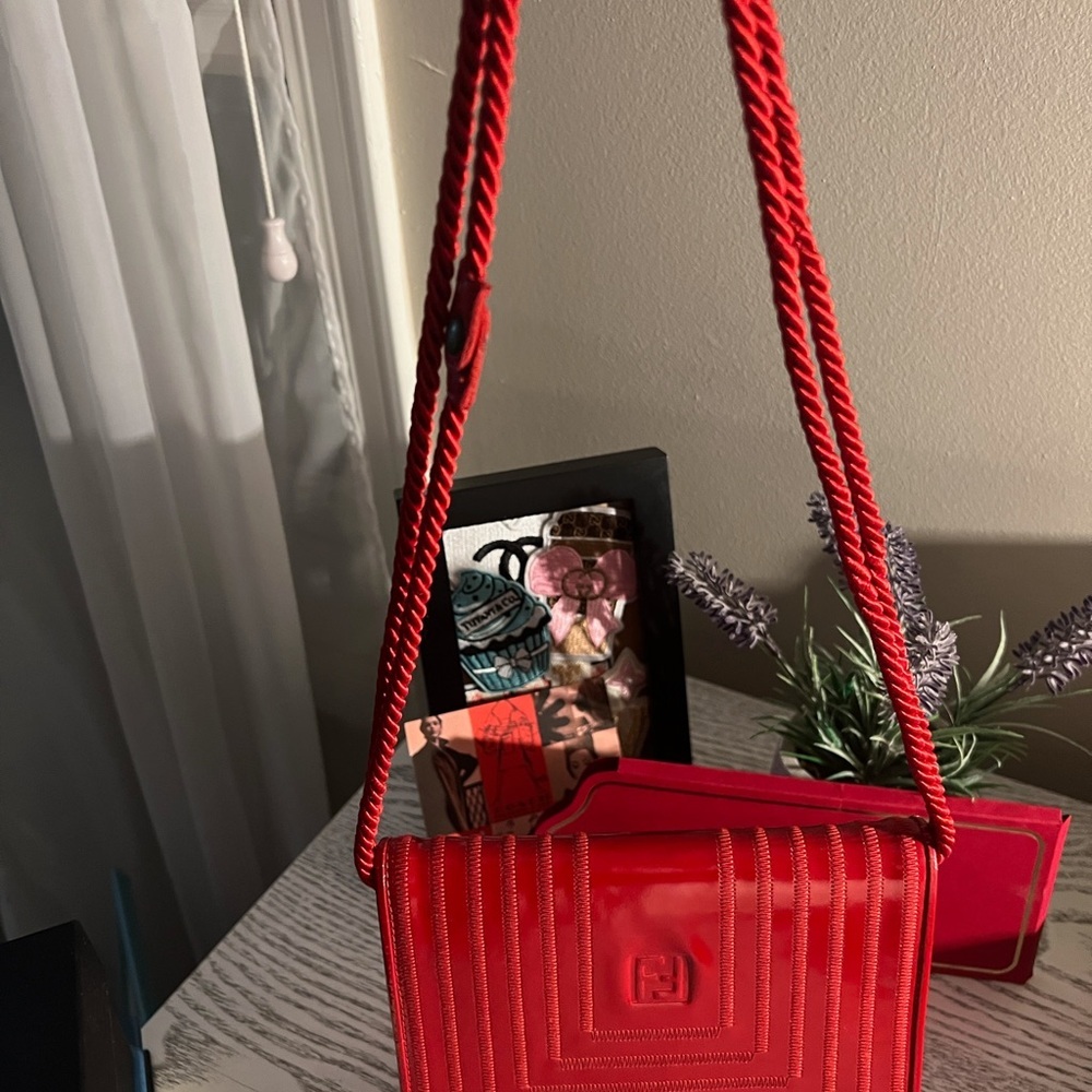 NWOT Fendi Vintage Red Embossed Logo Leather Crossbody Bag w/Cert Card - Picture 5 of 15